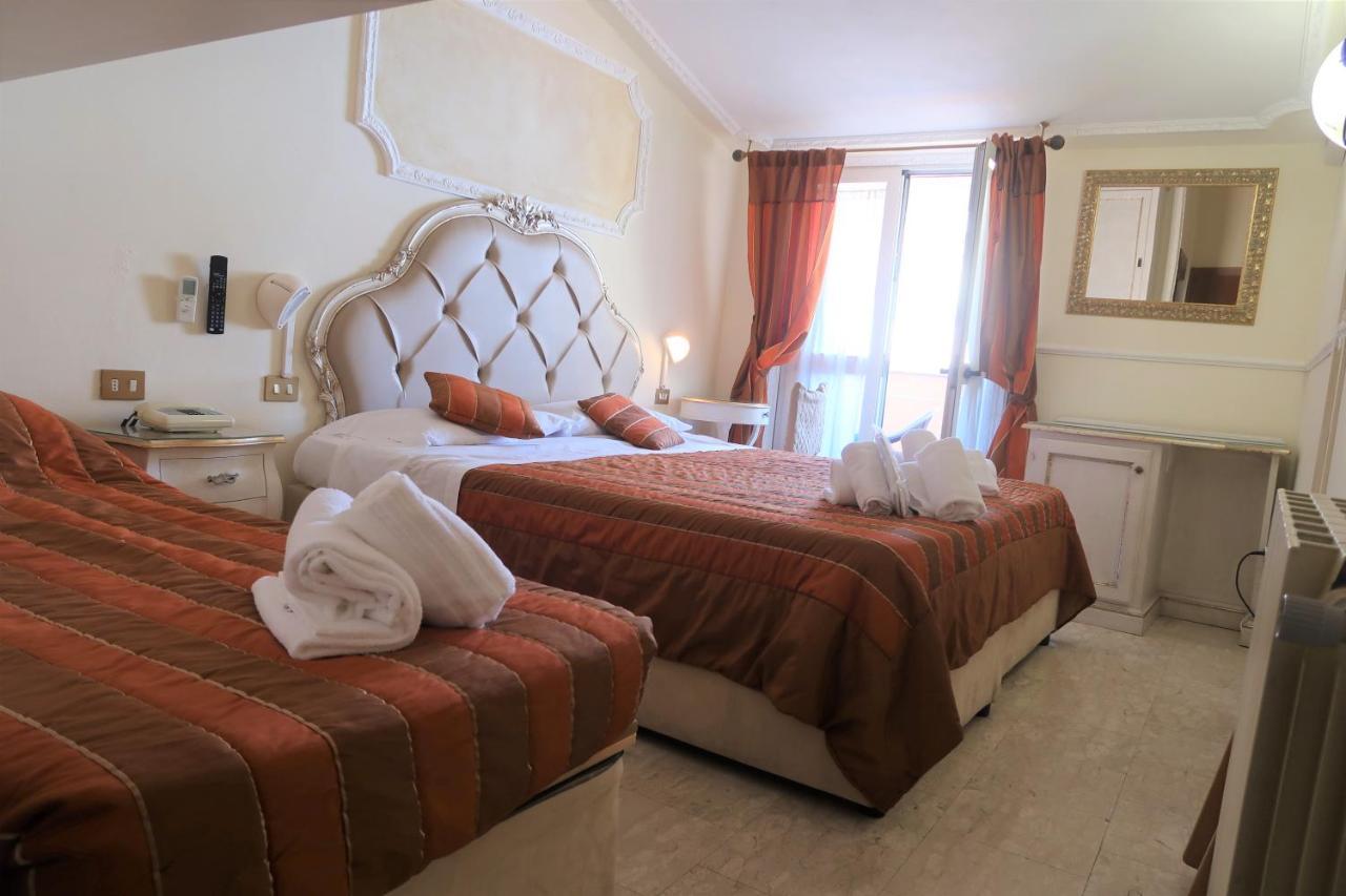 Hotel Tahiti Viareggio Esterno foto