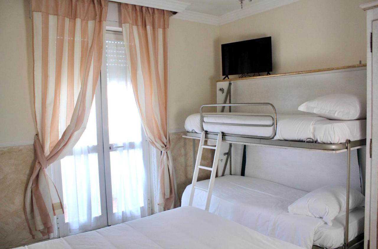 Hotel Tahiti Viareggio Esterno foto