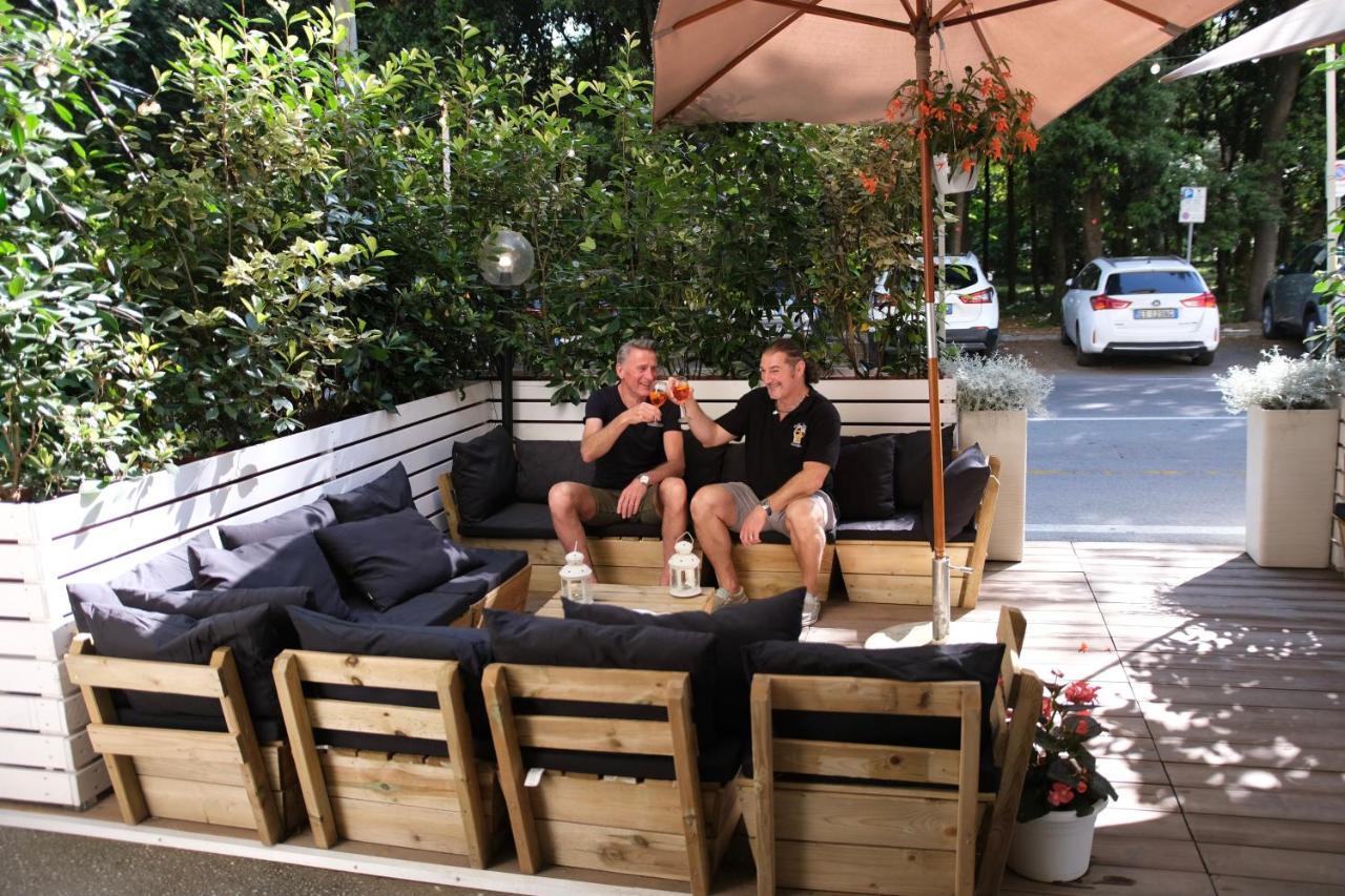 Hotel Tahiti Viareggio Esterno foto