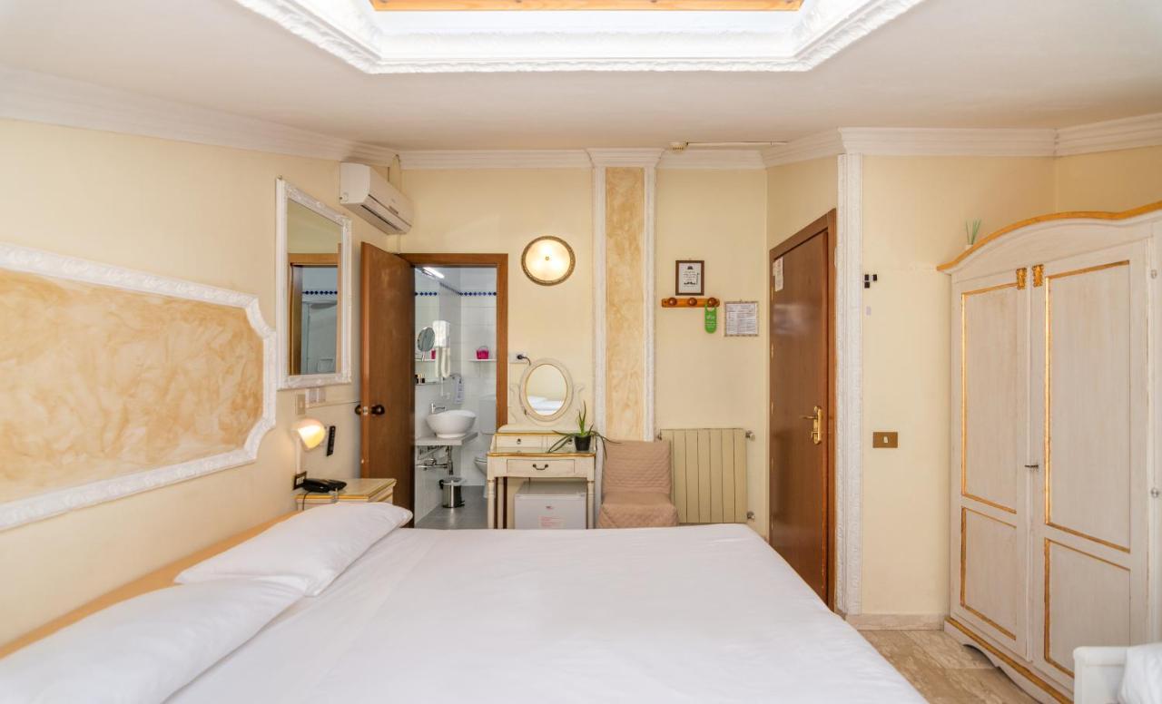 Hotel Tahiti Viareggio Esterno foto